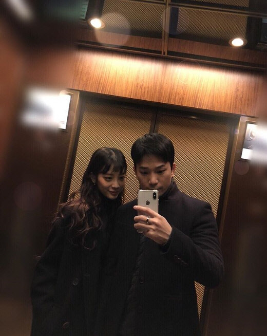 엠블랙의 멤버 지오는 2일 늦은 밤 자신의 인스타그램에 최예슬과의 열애를 인정하는 글과 사진을 게재했다.<지오 인스타그램 캡쳐>